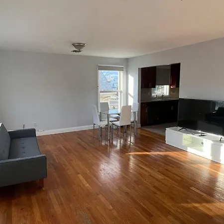 Nyc Adjacent Comfy 9 Guest Home